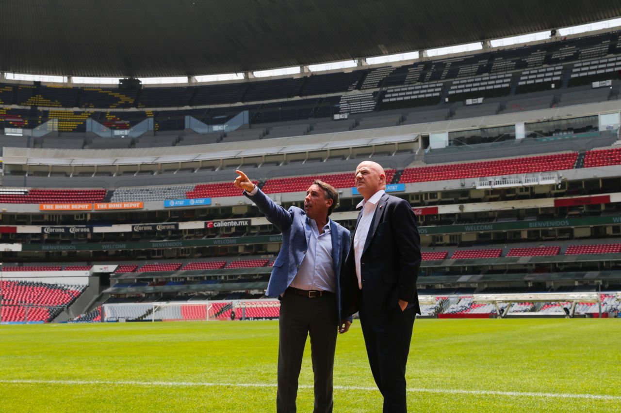 Visita oficial de ejecutivos de la FIFA al Estadio Azteca